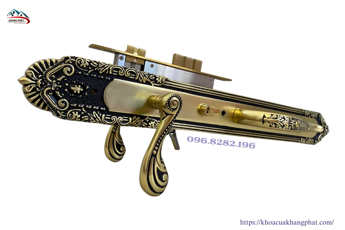 Khóa cửa KP1818 DFS lắp đặt thực tế