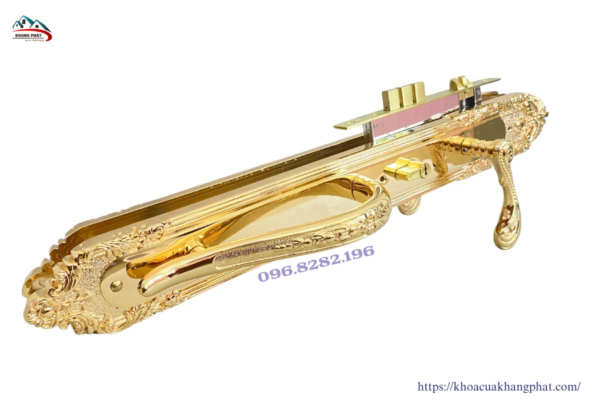 Khóa KP1818 trên cửa gỗ kính 8cm