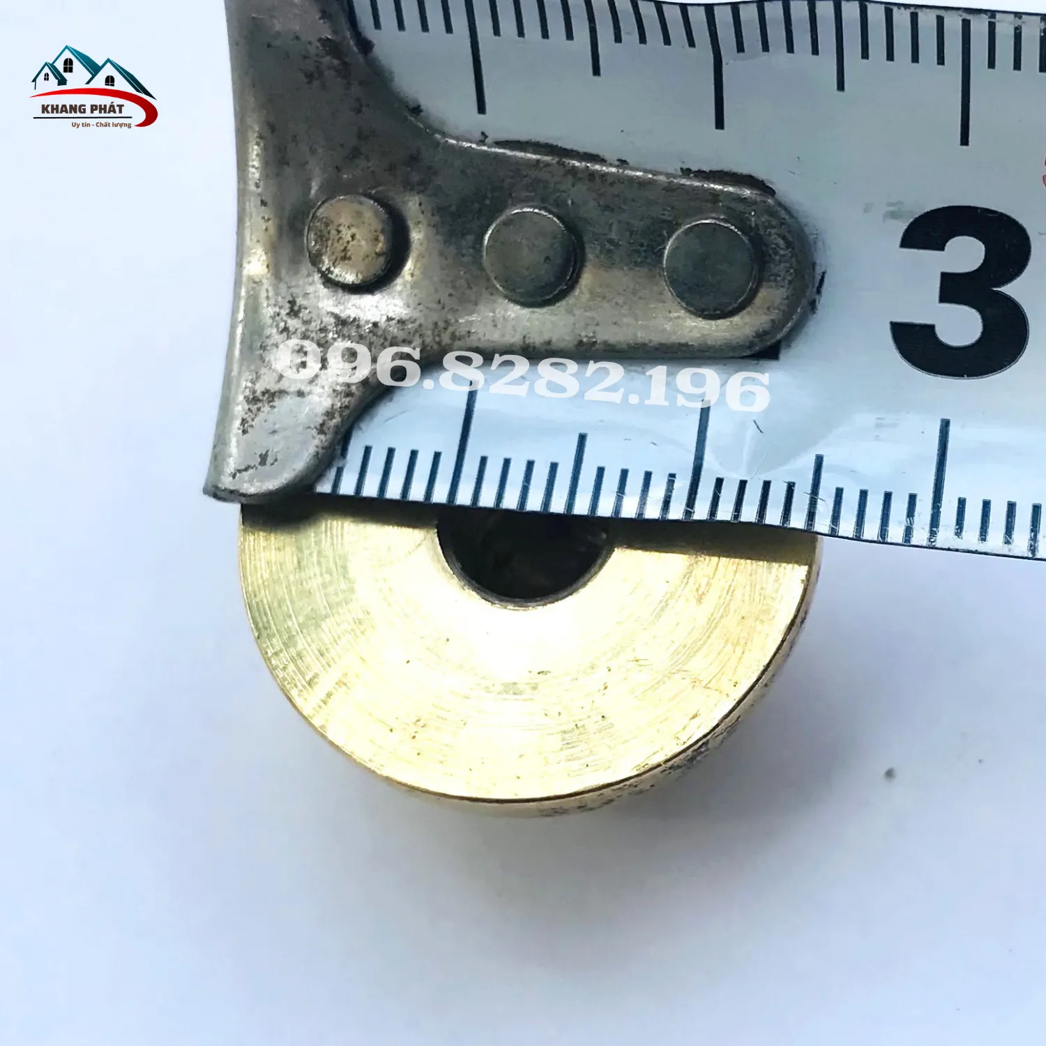 Đo đường kính đinh mũ 2,5cm