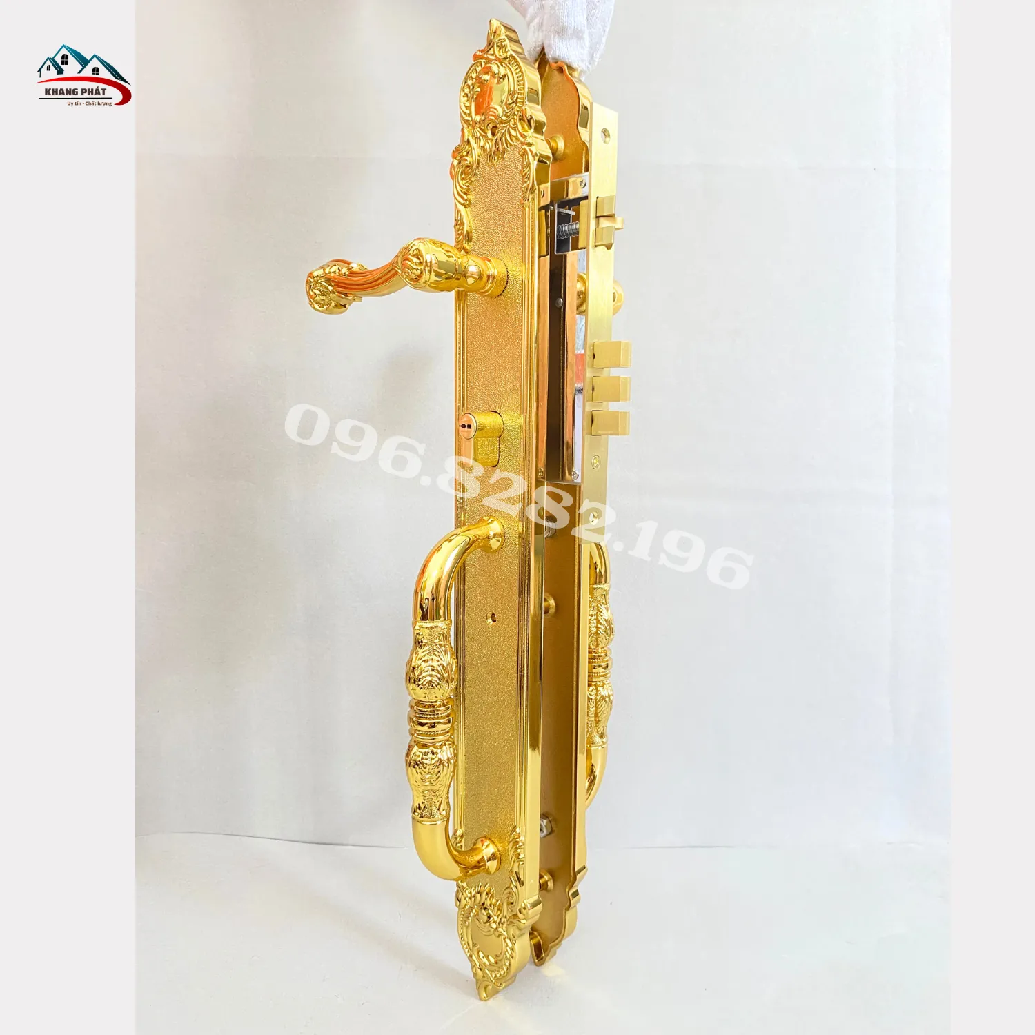 Khoá cửa đại sảnh KP6161 góc chụp thực tế
