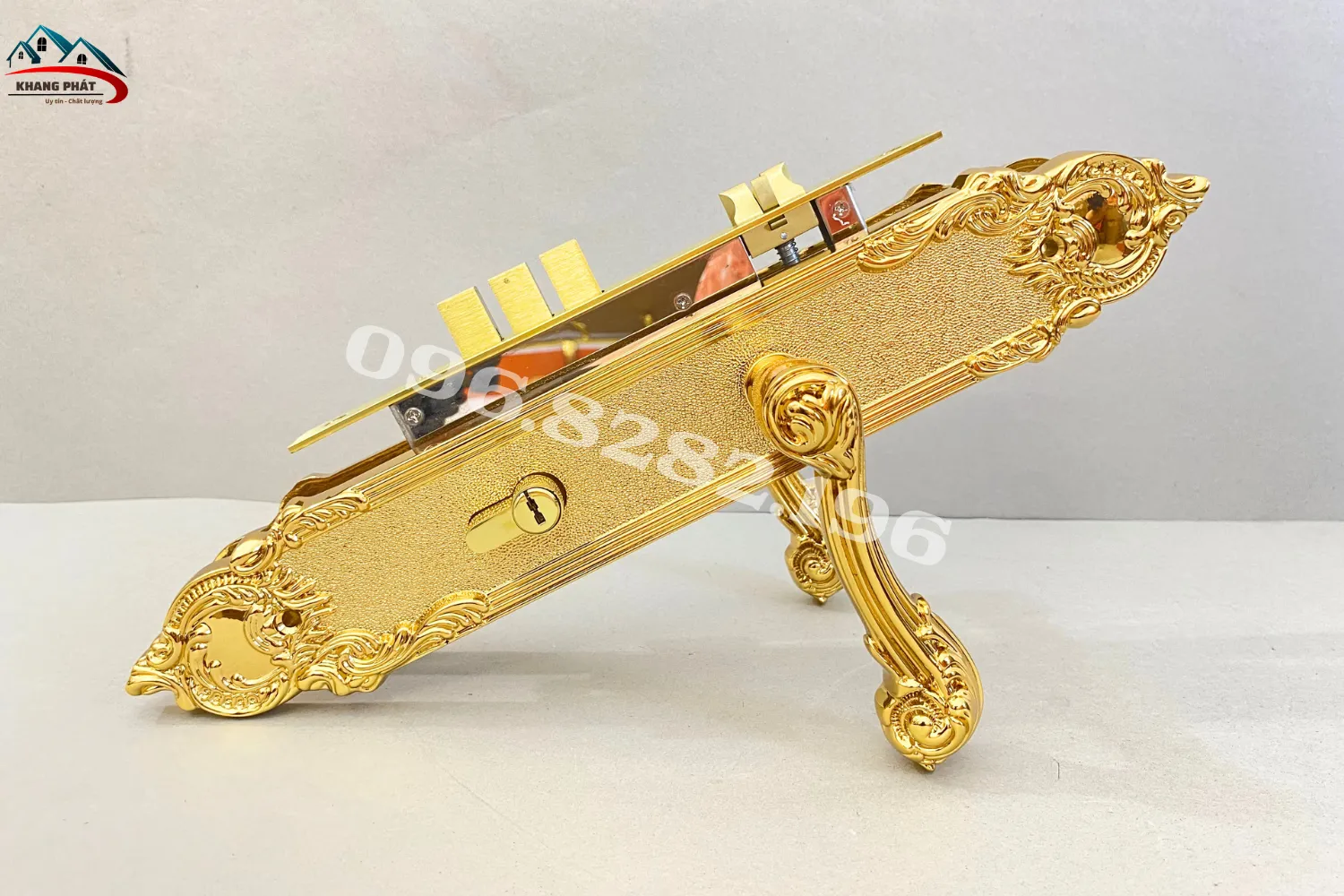 Khoá đồng KP6161 góc nghiêng thực tế
