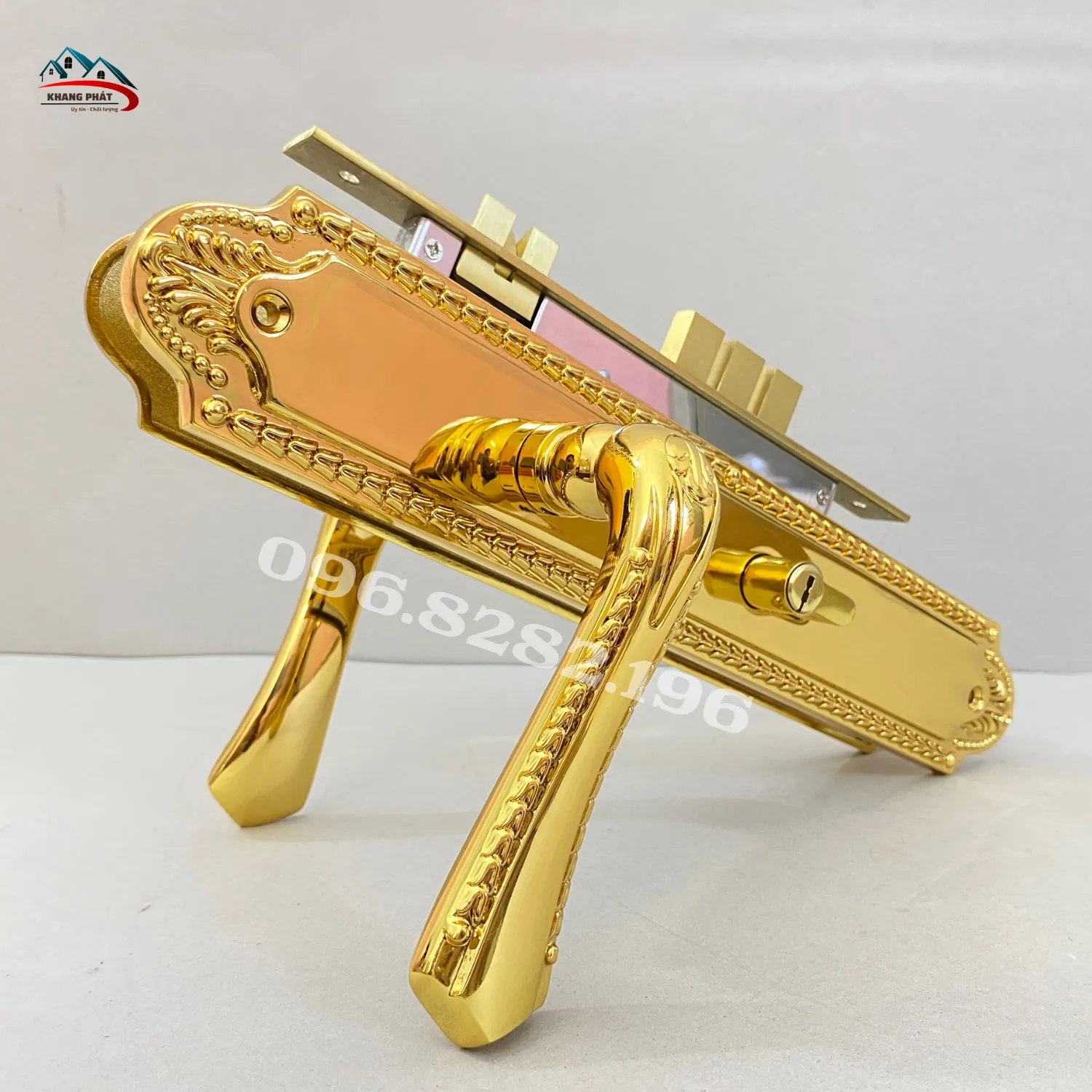 Mặt trong bộ khóa đồng lắp đầy đủ phụ kiện