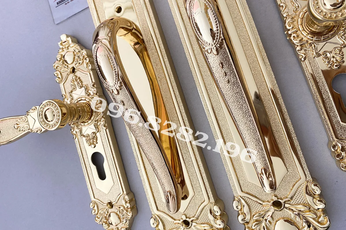 Tay gạt và tay kéo phụ của mẫu KP3939-24K