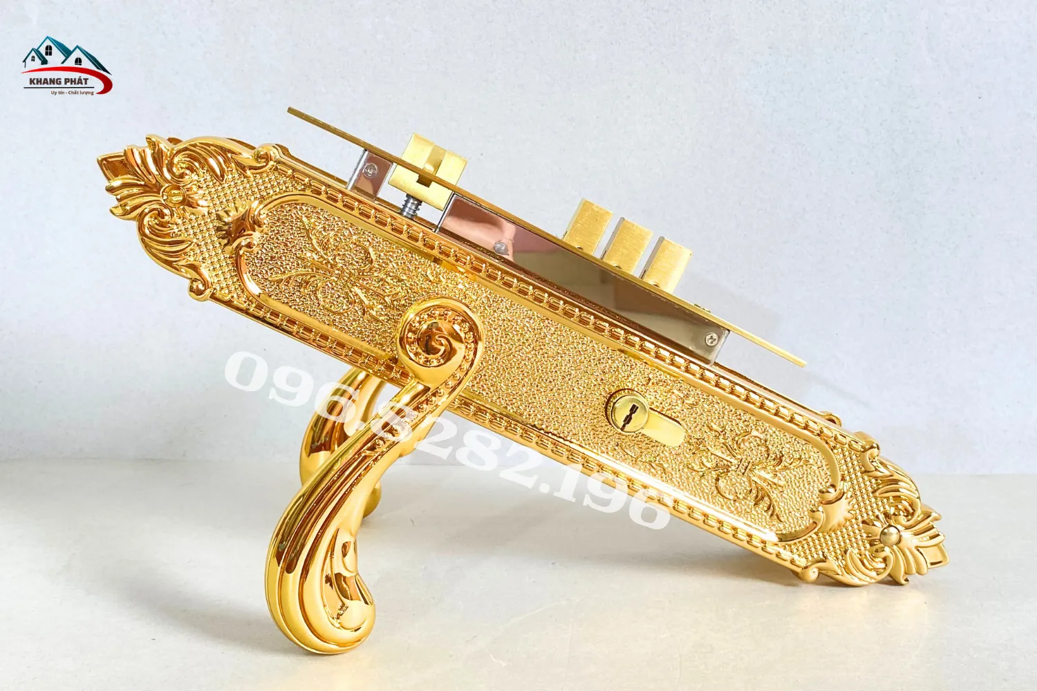 Tổng thể phụ kiện cửa sau khi lắp hoàn chỉnh