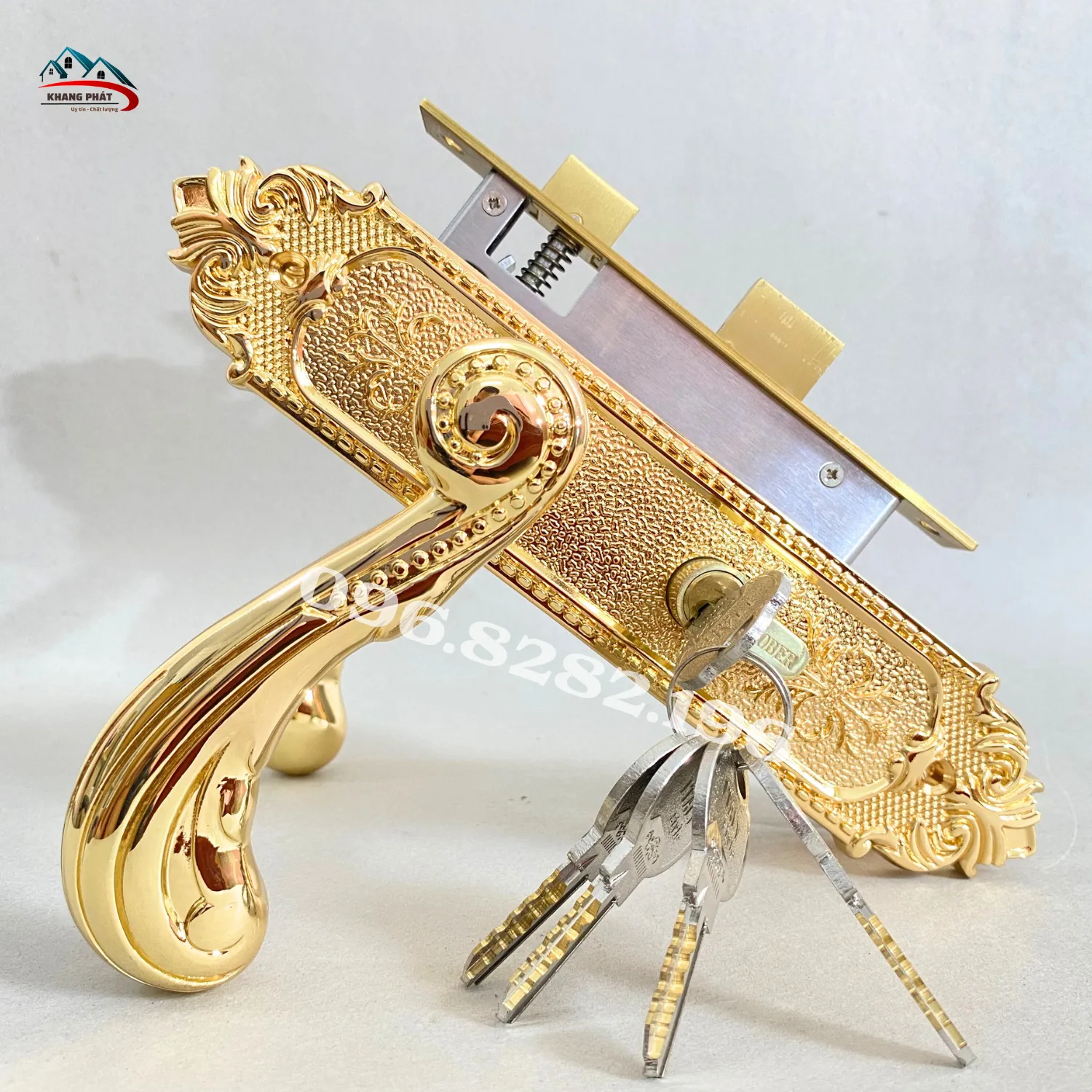 Tổng thể bộ khóa cửa KP7283 sau khi lắp hoàn chỉnh