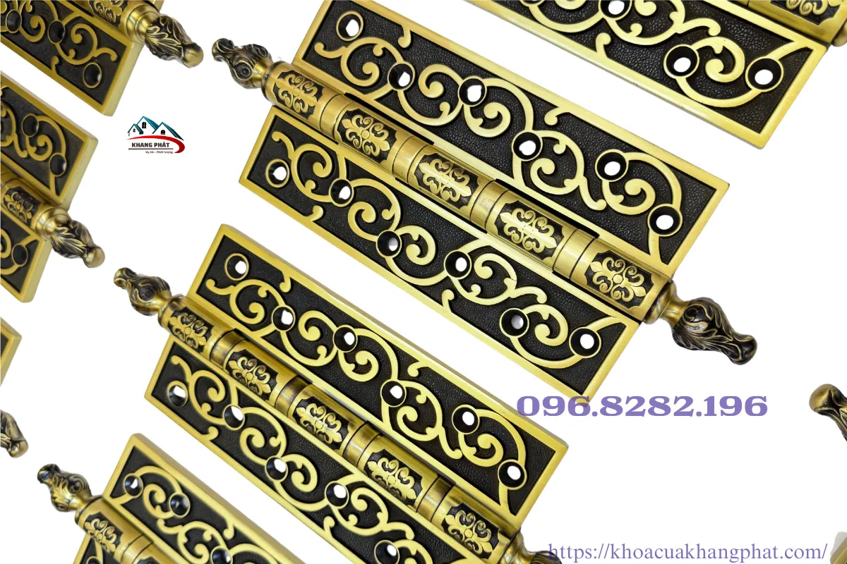 Chi tiết hoa văn hoa dây bản lề đồng cao cấp