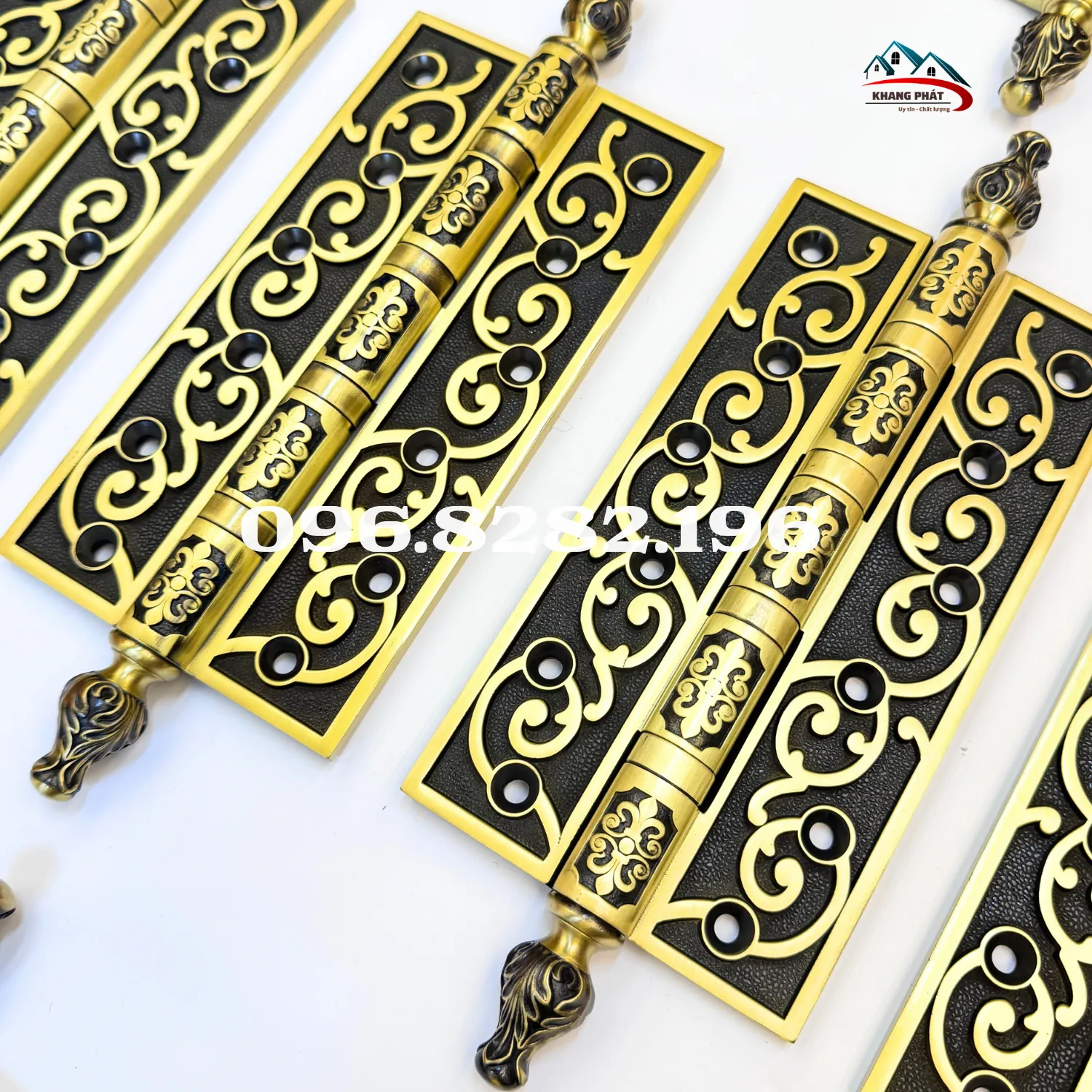 hoa văn kim loại chạm khắc tinh xảo cổ điển