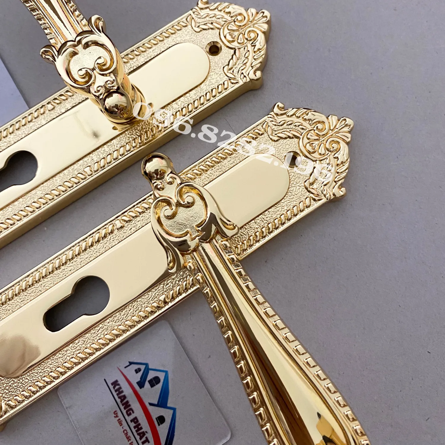 Cận cảnh mặt ốp khóa cửa phòng KP666 mạ vàng 24K