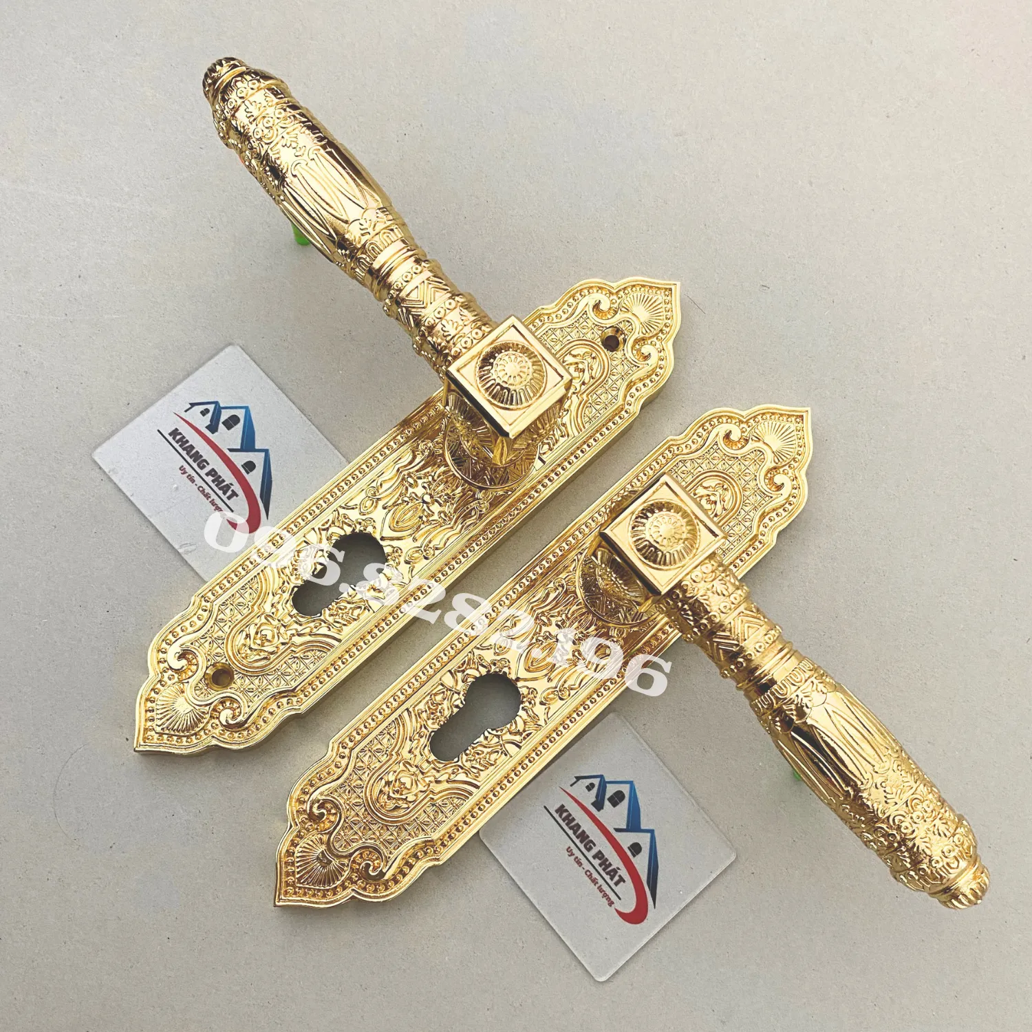Chi tiết hoa văn 2 mặt ốp khoá cửa KP999