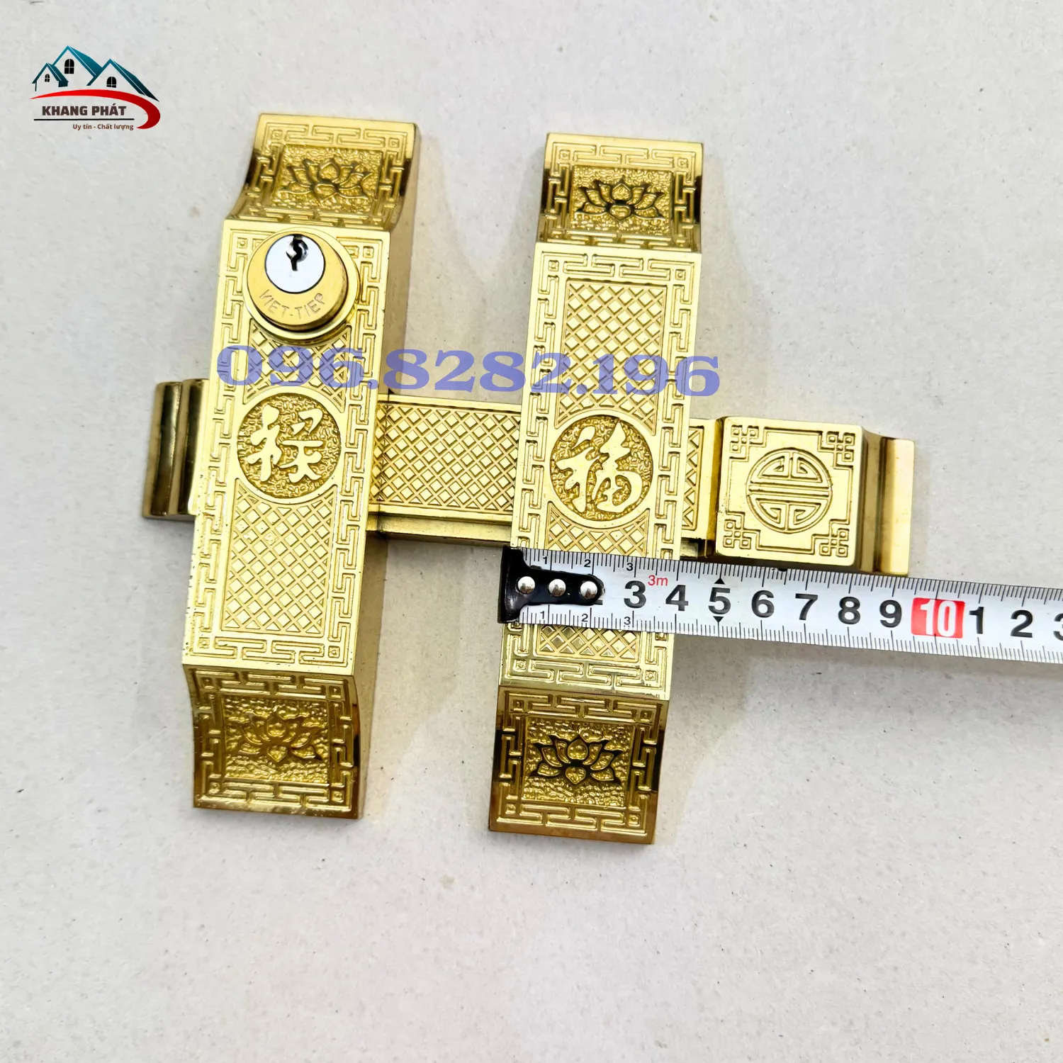 Đo chiều rộng ốp trụ khóa cửa bức bàn bằng đồng 4cm