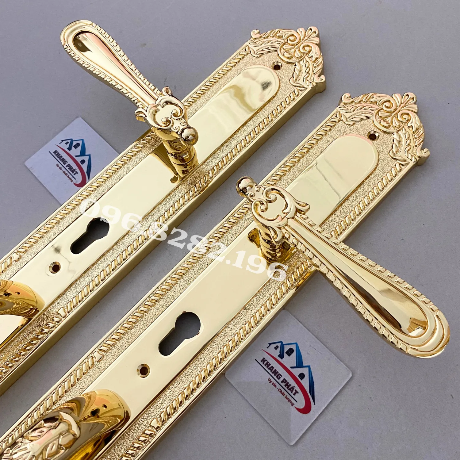  Cận cảnh tay gạt khoá KP666