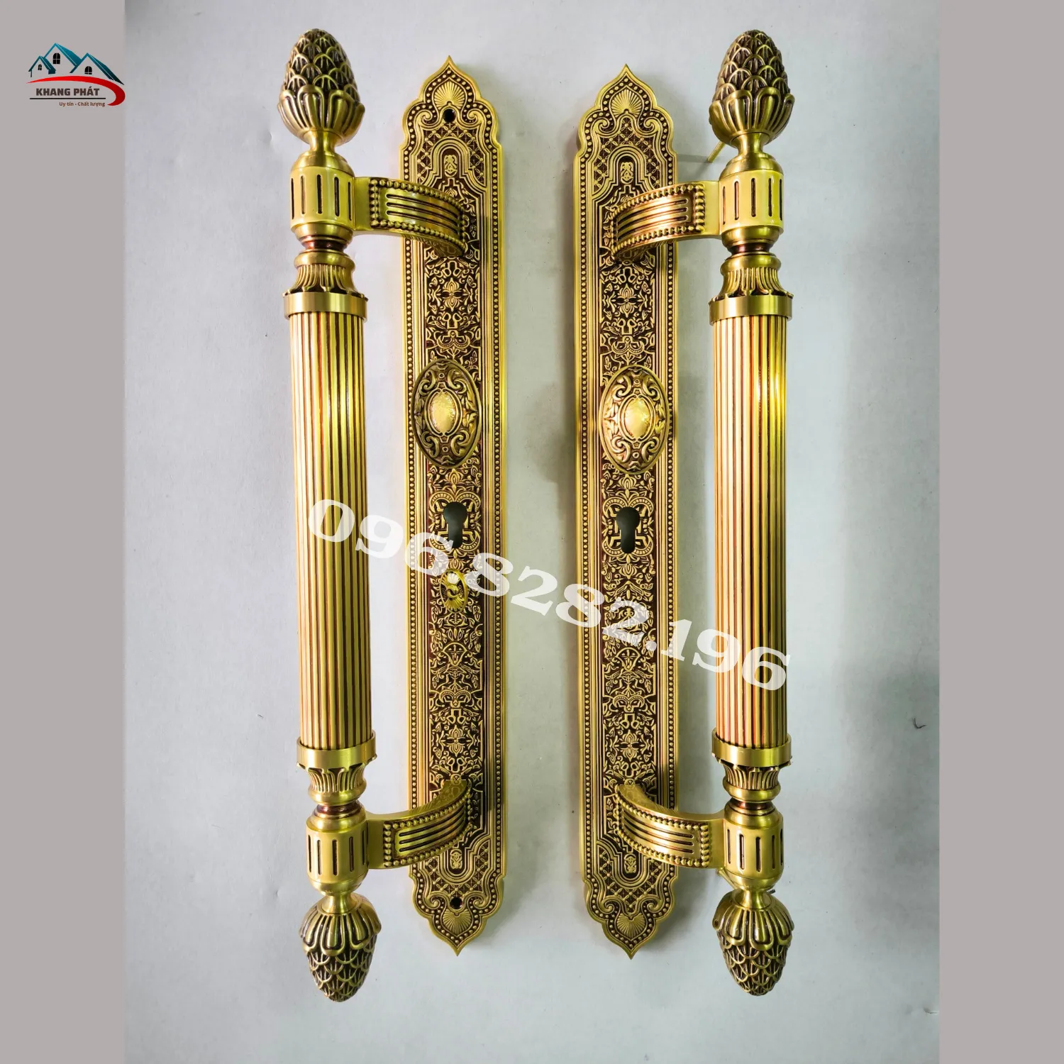 Chi tiết thực tế hai mặt ốp khoá cửa đại sảnh KP998DFS màu đồng đen