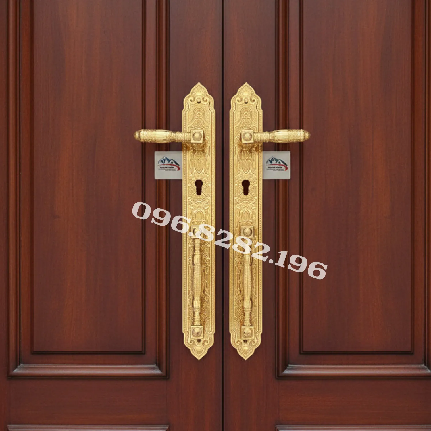 Khoá cửa đại sảnh KP999 lắp trên cửa gỗ thực tế
