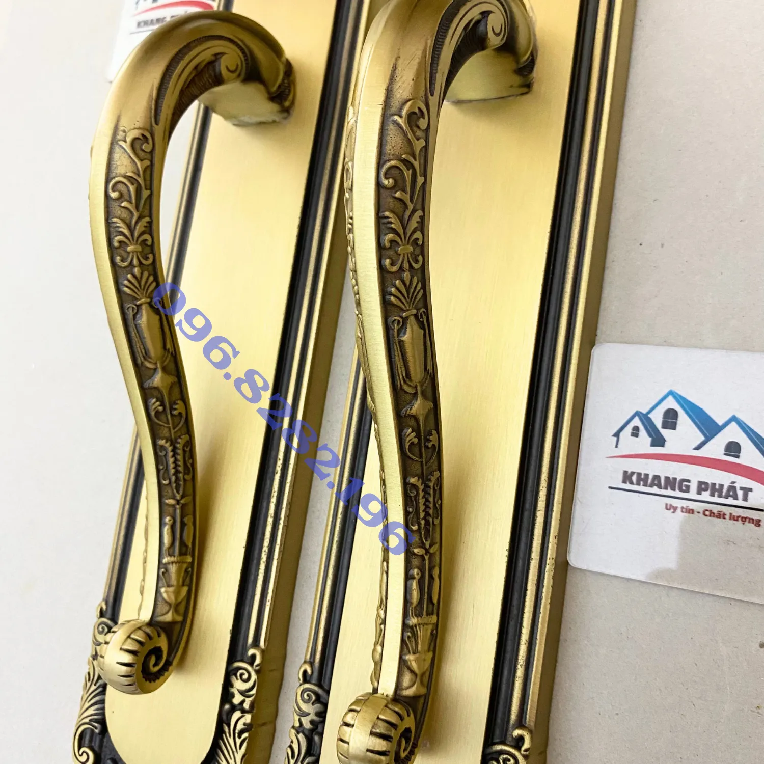 Chi tiết tay kéo phụ đẹp khóa KP3232DFS