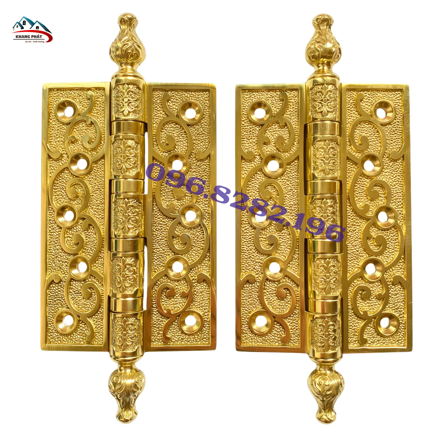 Chi tiết hoa văn dây leo trên bản lề đồng