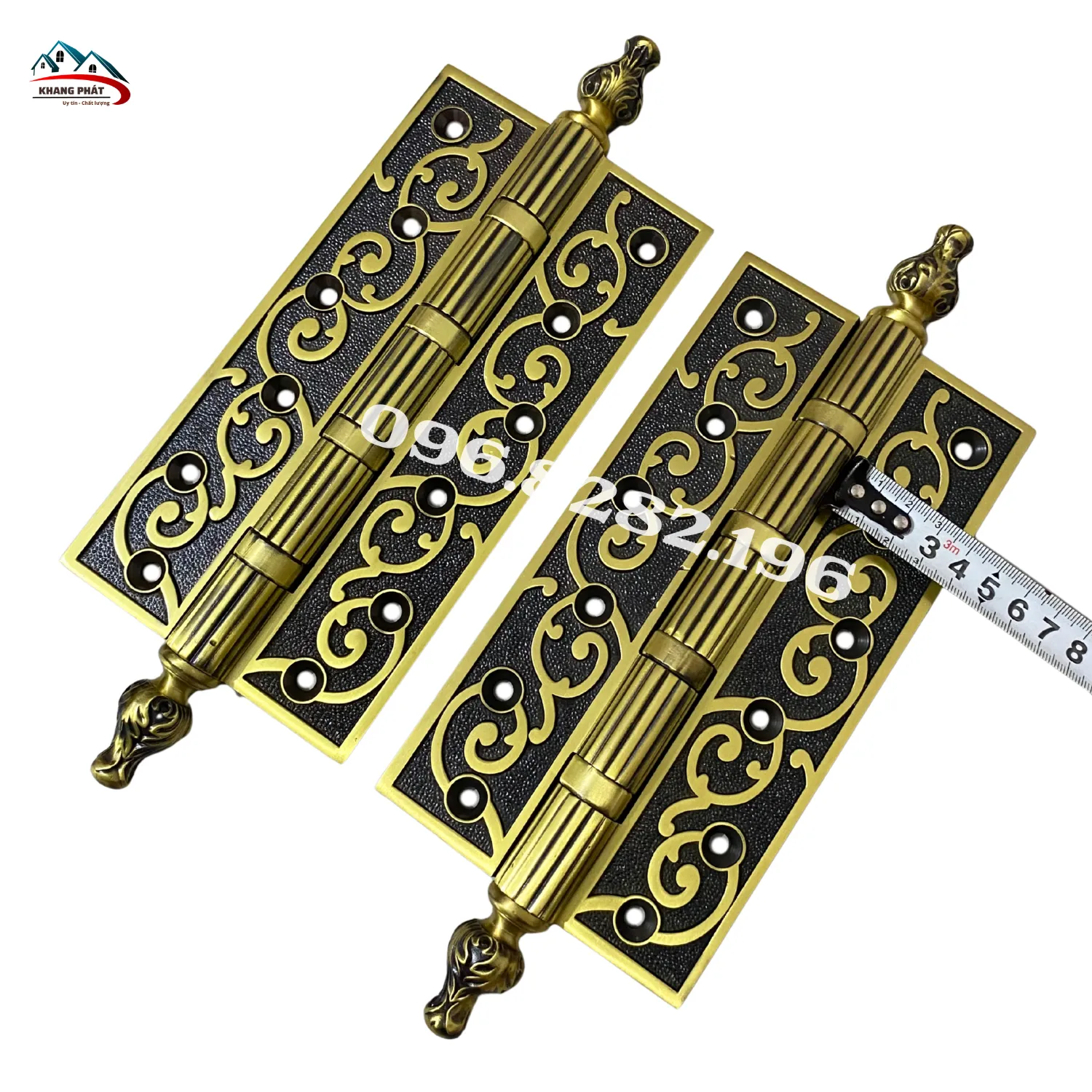 bản lề đồng KP-LĐR220 lắp trên cửa gỗ biệt thự