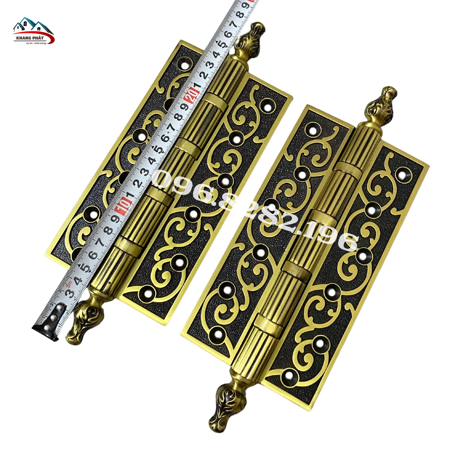 chi tiết chóp búp sen trên bản lề cửa gỗ