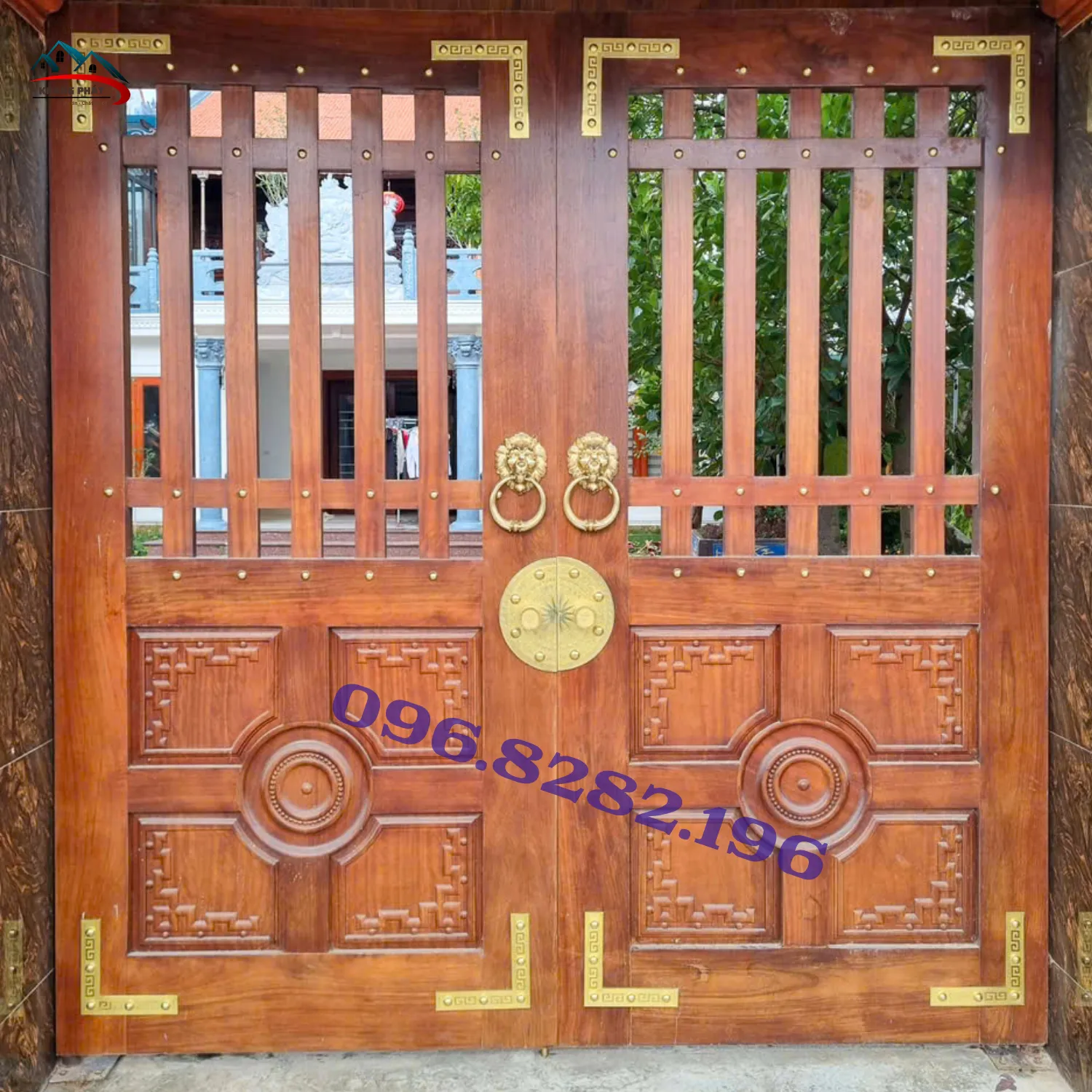 Ke góc trang trí cửa biệt thự phong cách cổ điển