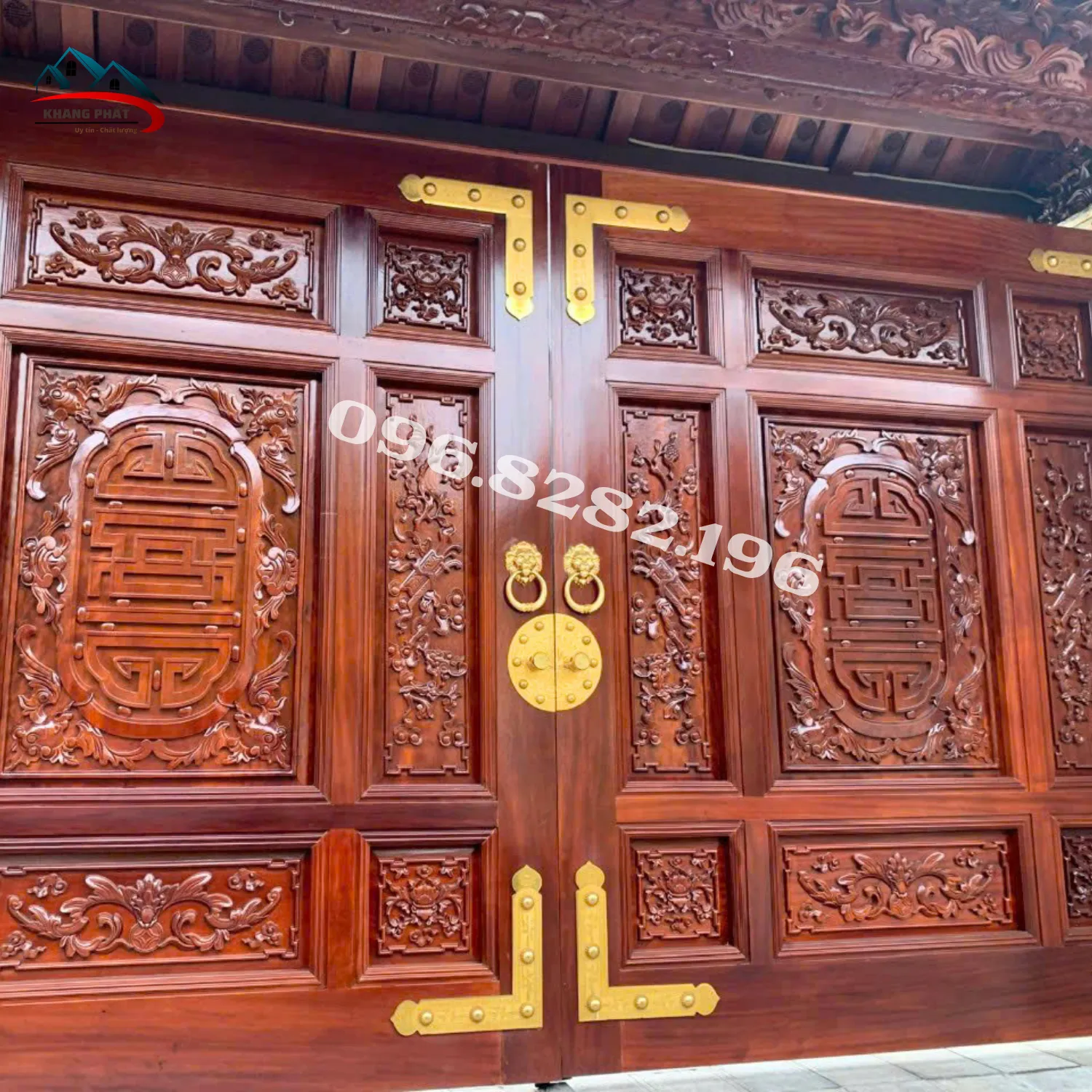 Bộ chuỳ mâm và ke góc lắp trên cổng gỗ