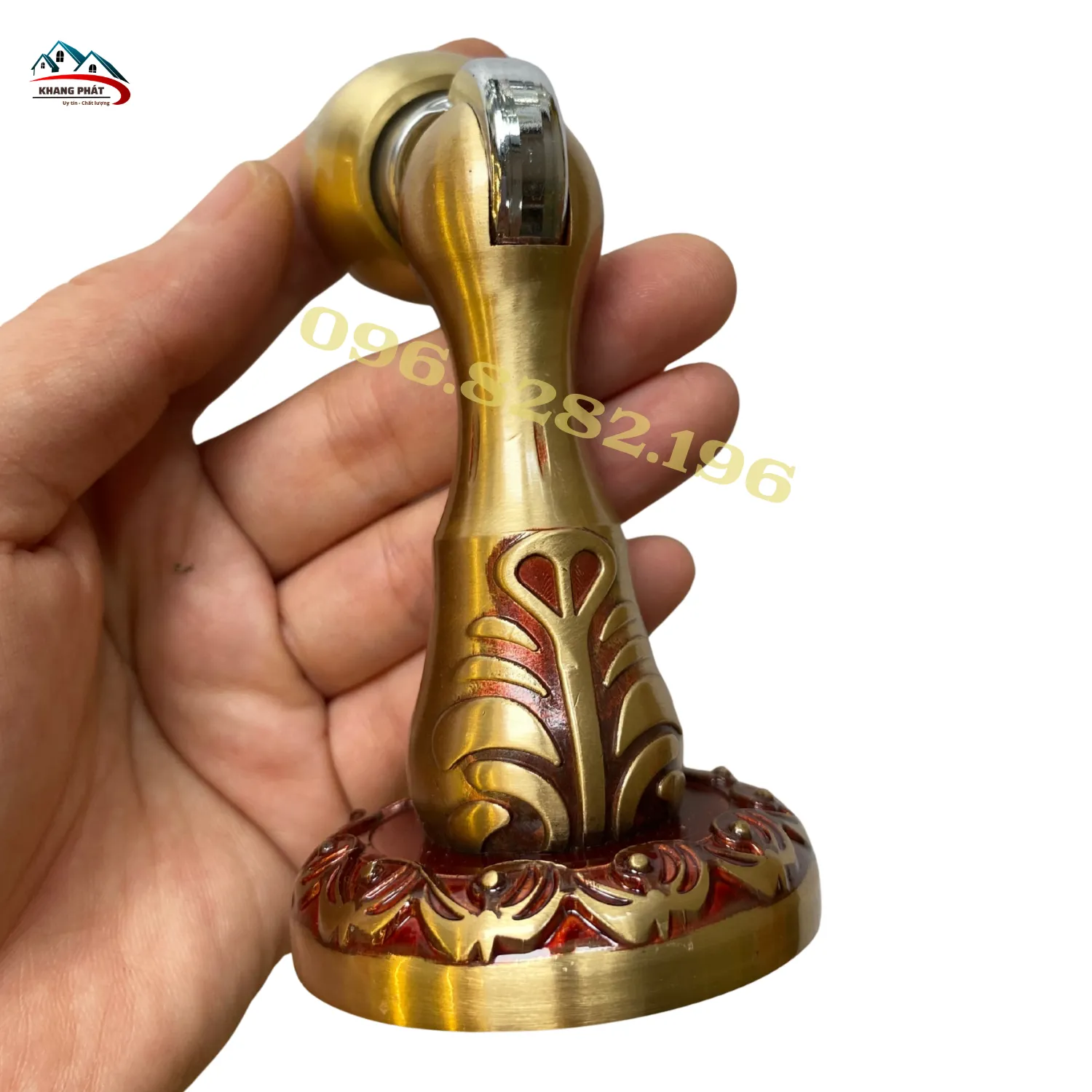 chi tiết bề mặt đồng đúc hoàn thiện màu rêu cổ điển