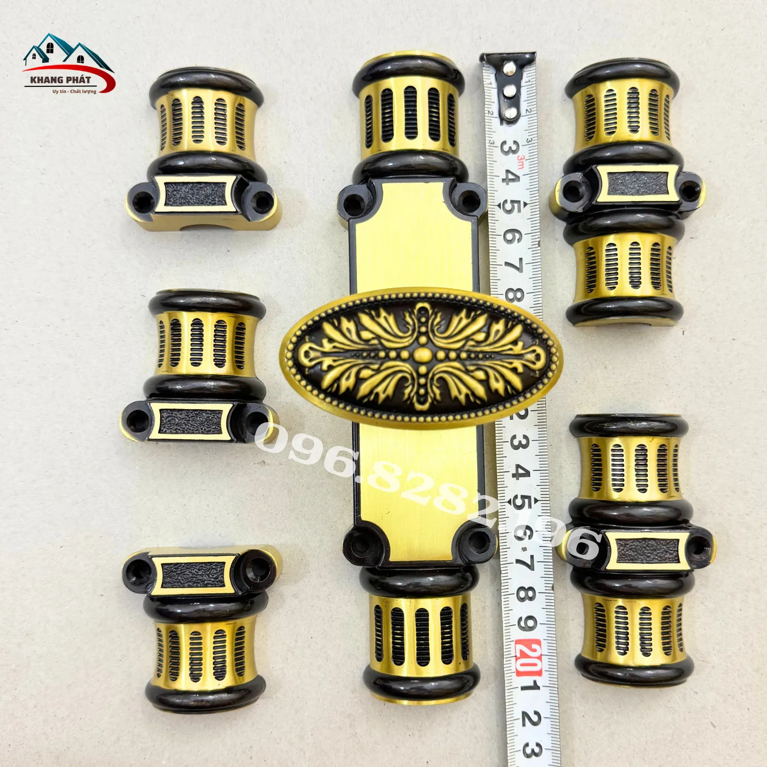Đo chiều dài củ vặn chốt cửa 21cm