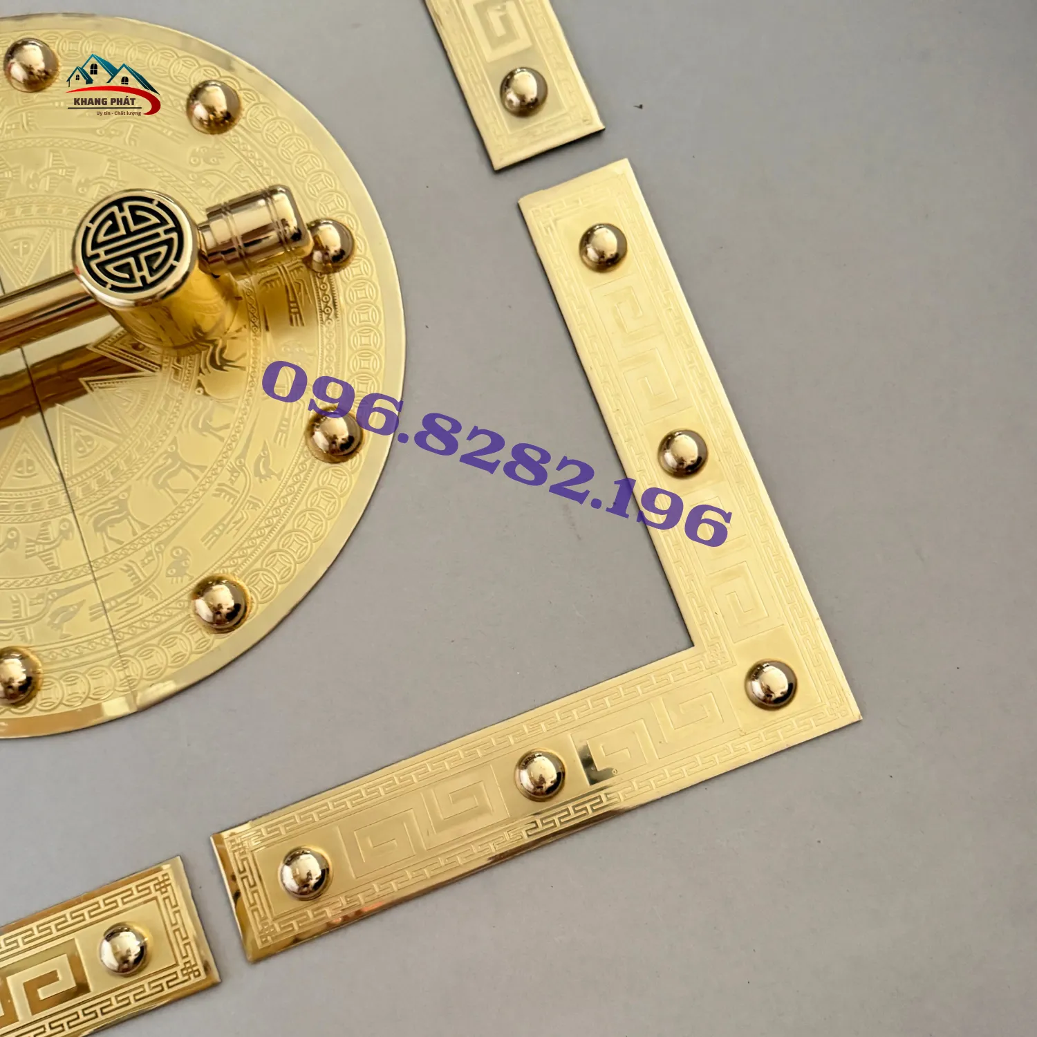 Ke góc vuông bằng đồng trang trí cửa gỗ