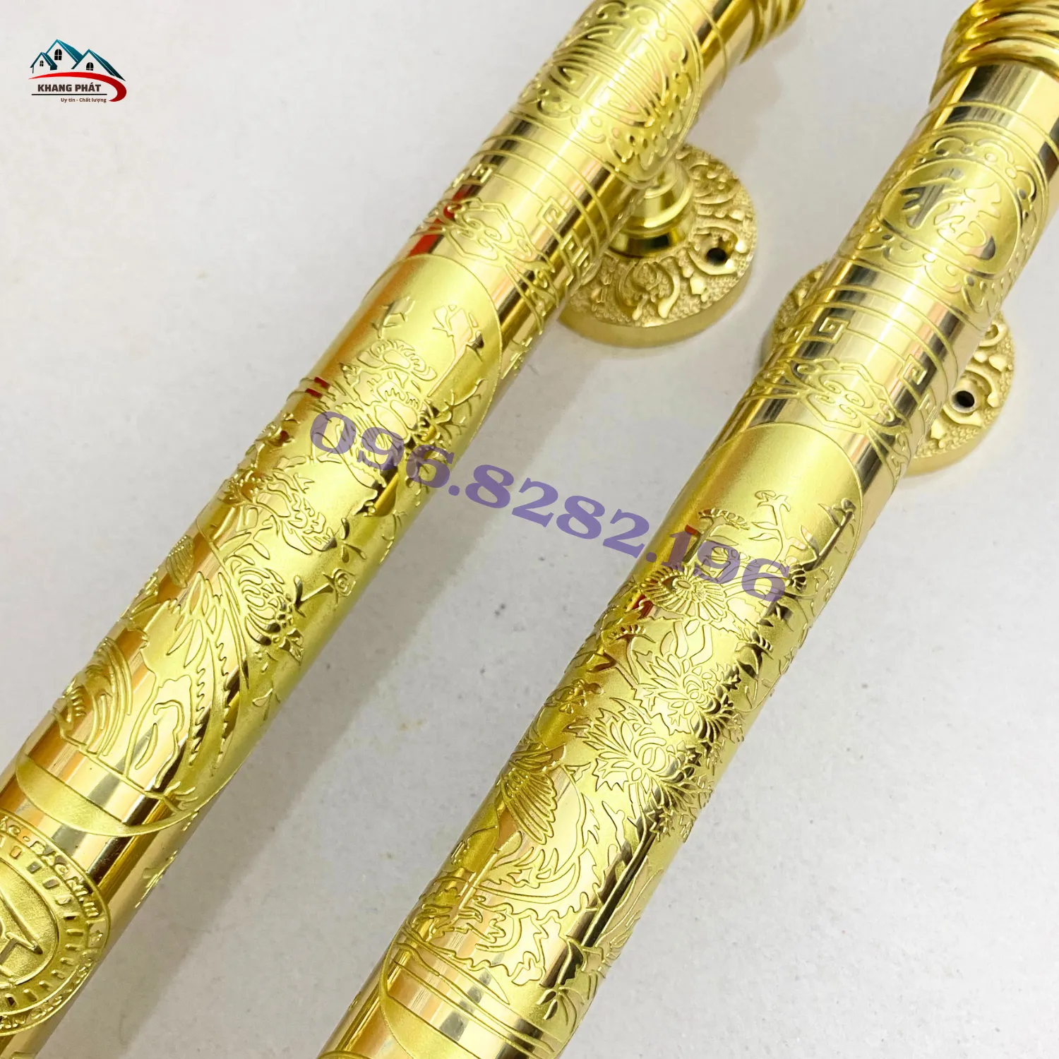 Tay kéo cửa đồng 60cm màu vàng bóng hoa văn nổi