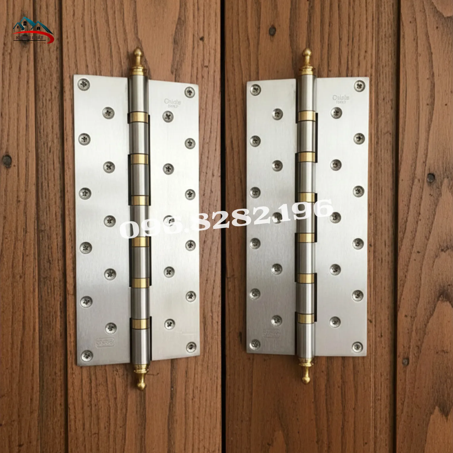 bản lề lắp cửa gỗ biệt thự