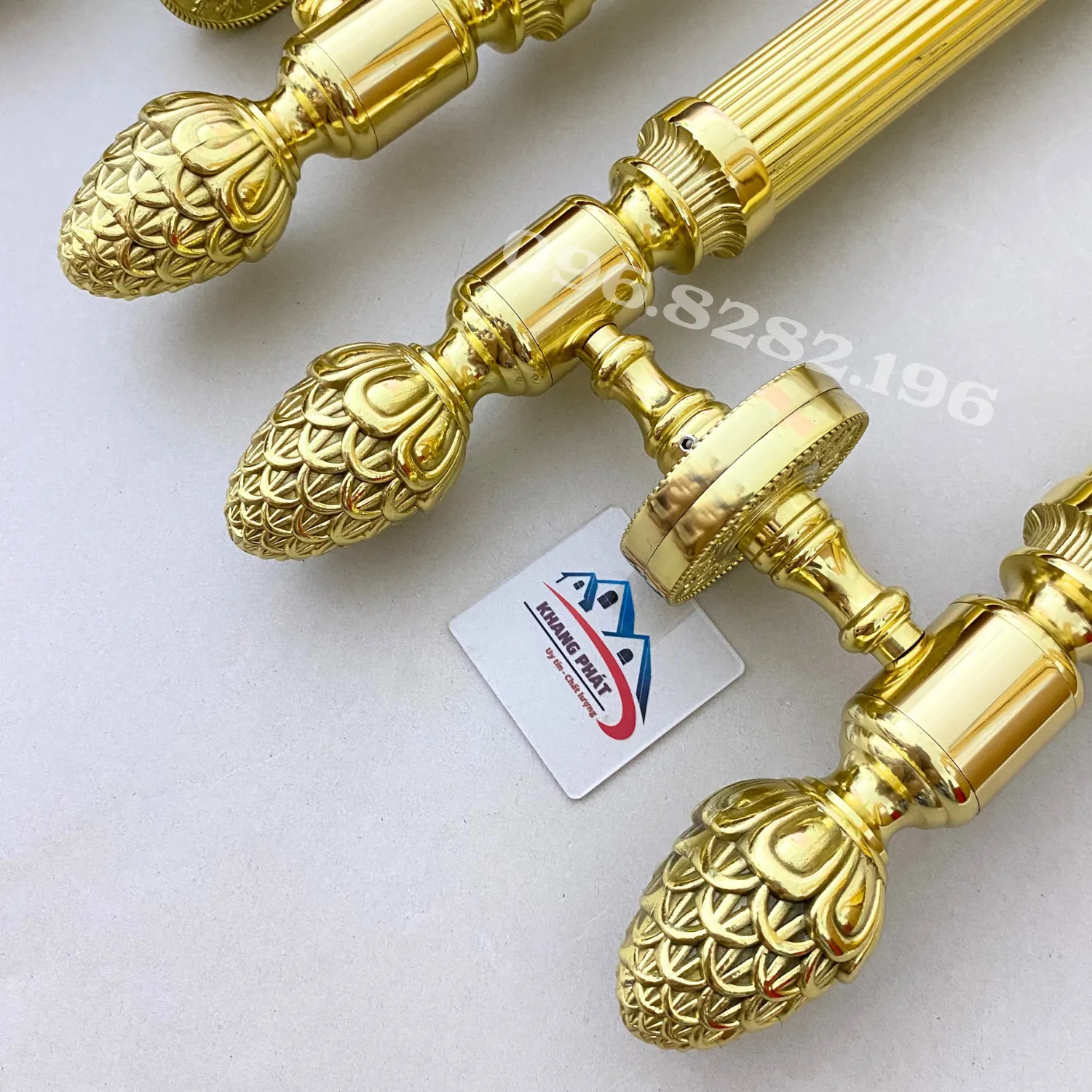 Chi tiết đầu chóp thông bằng đồng tinh xảo