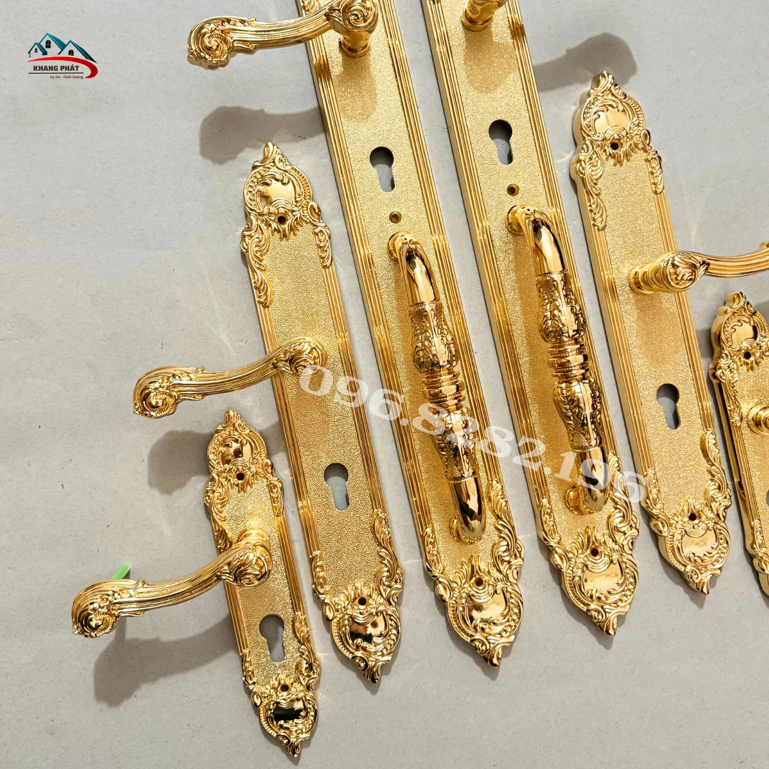 Chi tiết hoa văn khóa KP6161 mạ vàng công nghiệp 24K