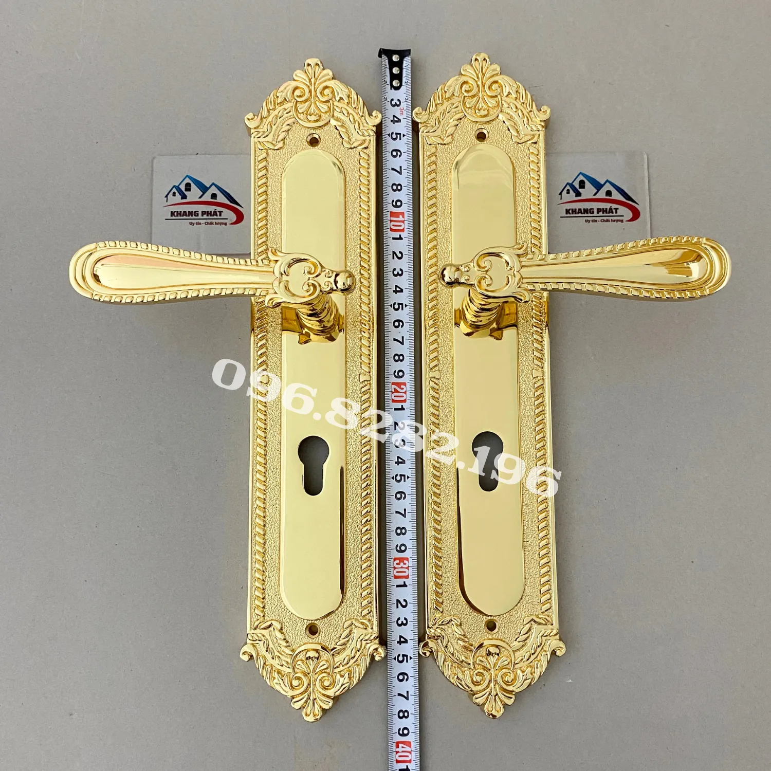 Đo chiều dài mặt ốp khóa cửa chính KP666 38cm