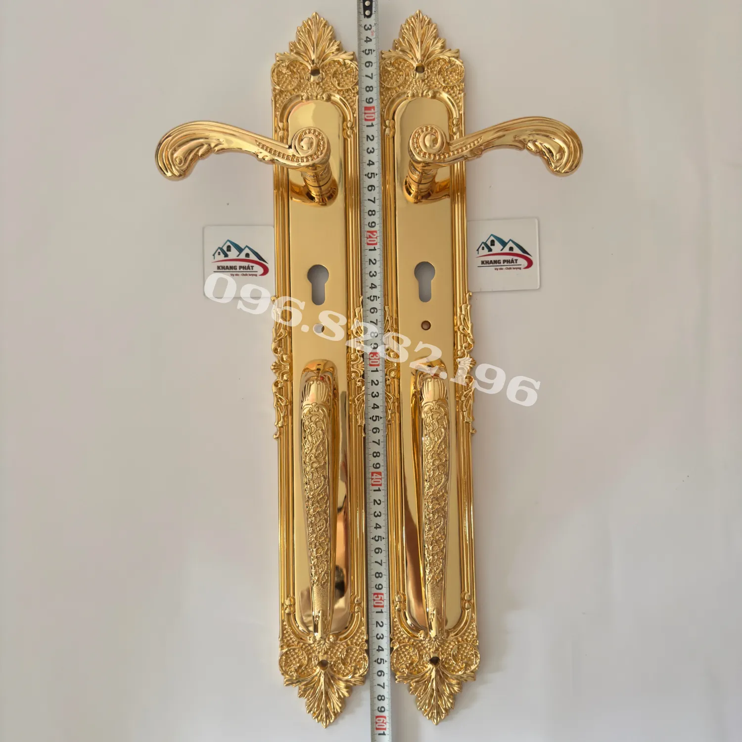 Khóa đại sảnh bằng đồng KP1919 dài 60cm chụp thực tế