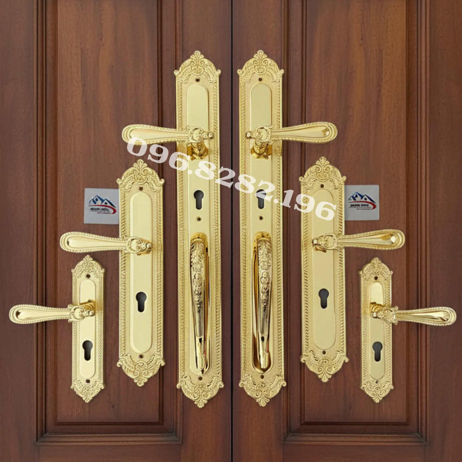 Bộ khóa KP666 lắp trên cửa gỗ Lim sang trọng
