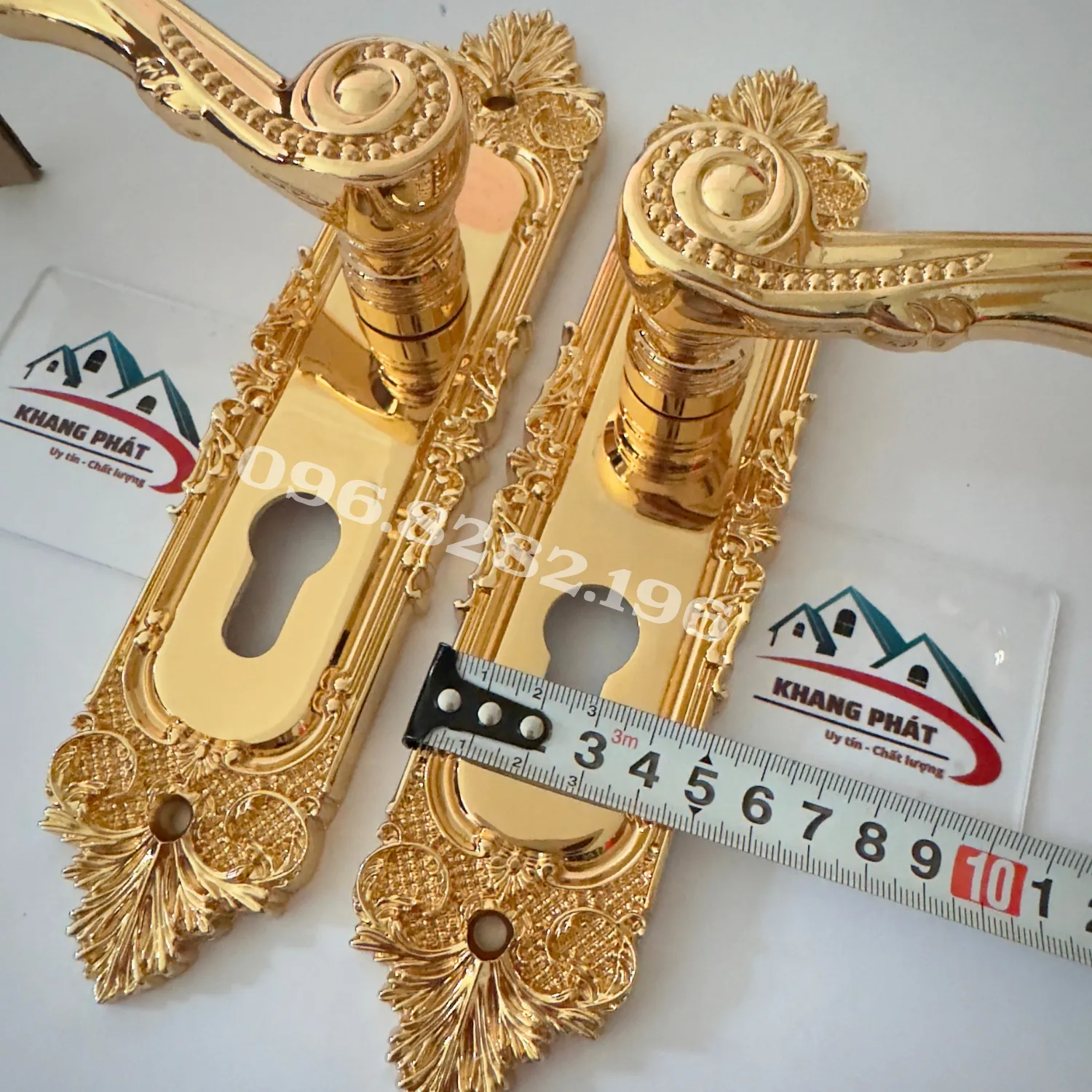 Đo chiều rộng mặt ốp khóa tay gạt 5cm