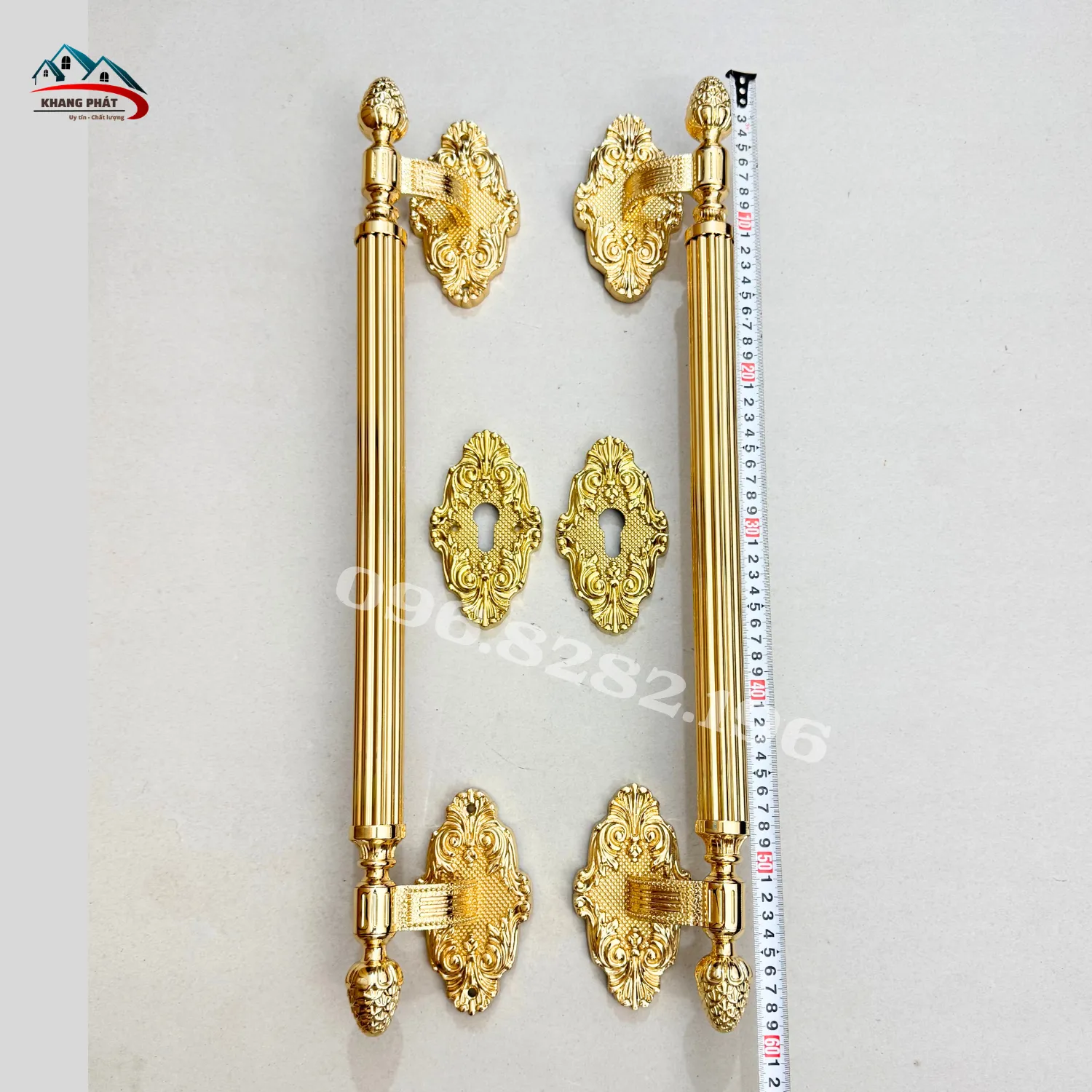 Tay nắm cửa dài 60cm thiết kế chắc chắn và cân đối