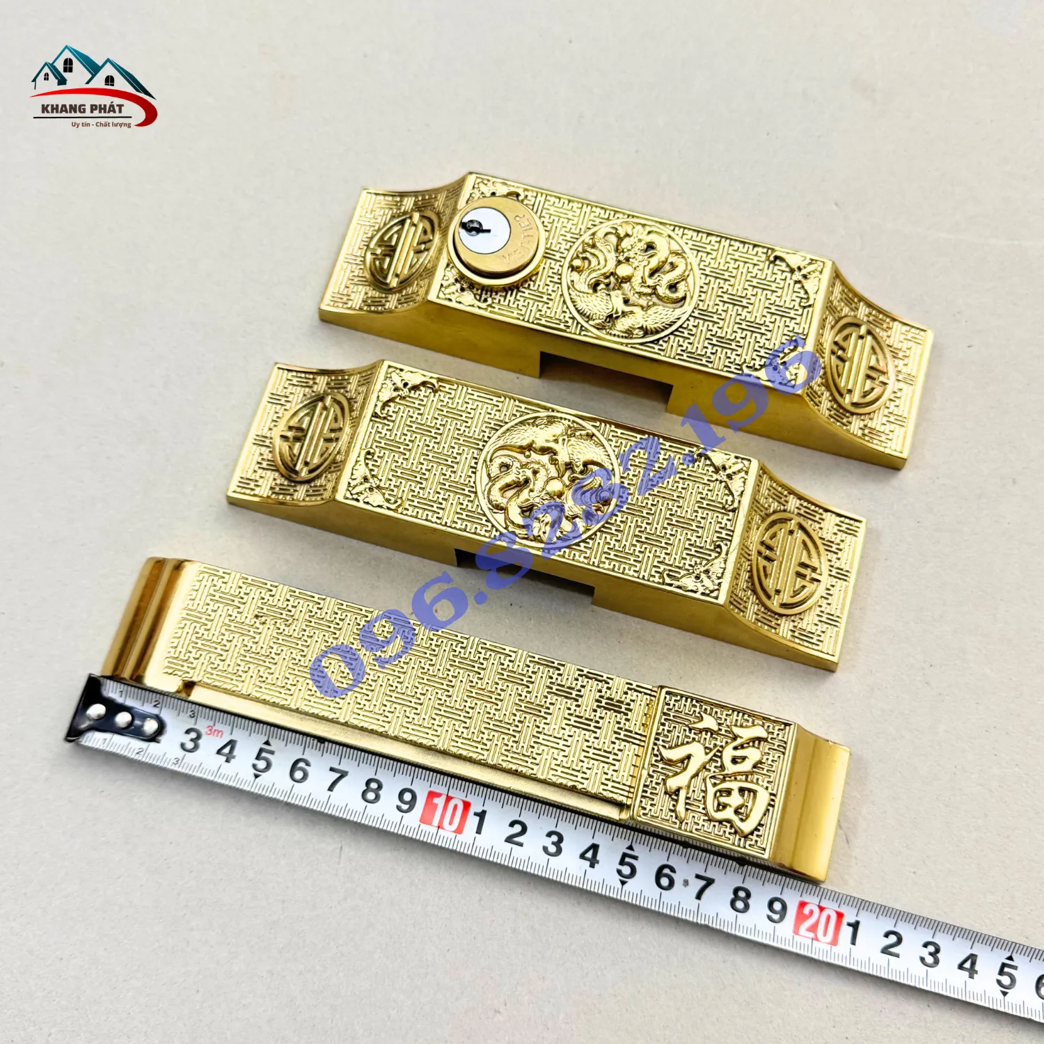 Hoa văn Long Phụng đúc nổi trên mặt trước bộ khóa đồng cao cấp