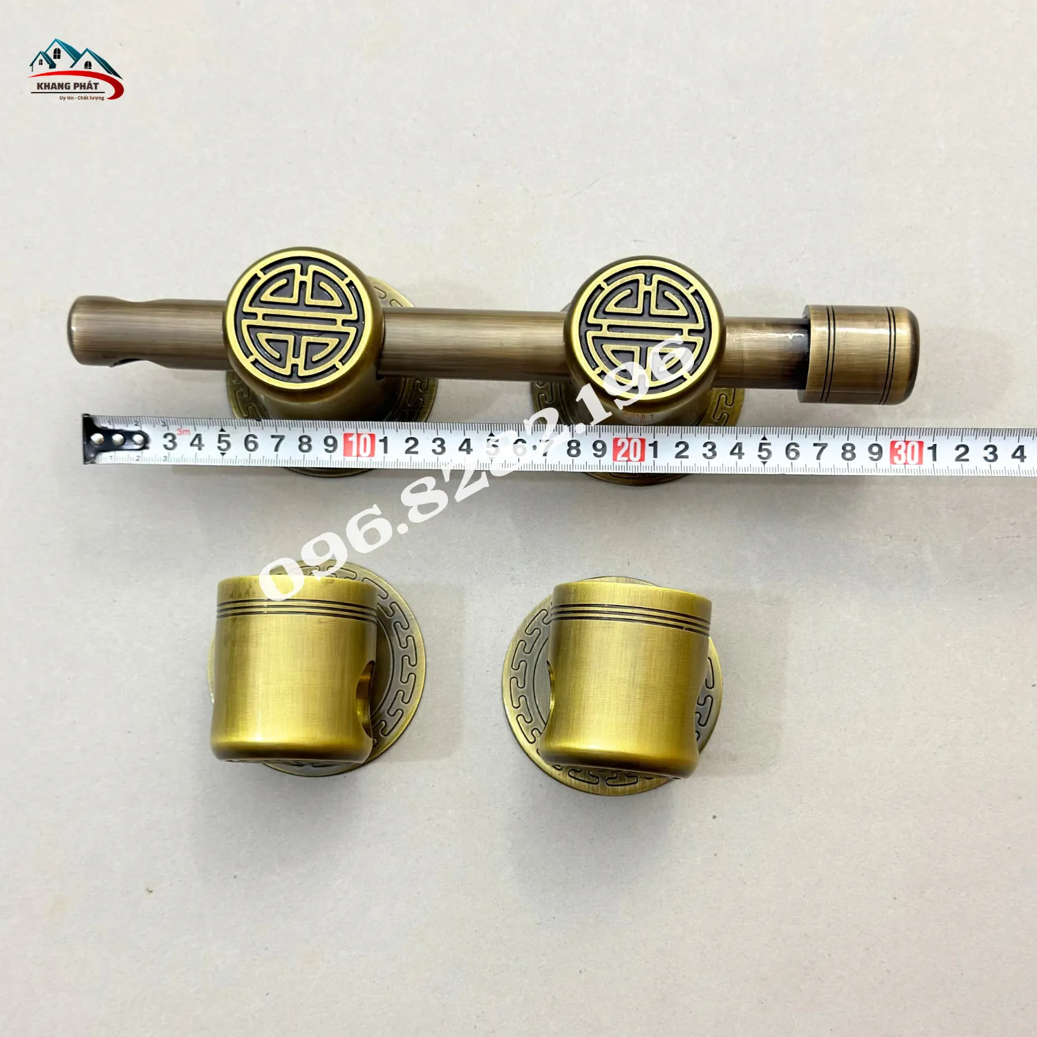 Đo chiều dài then cài đồng 30cm phi 25mm