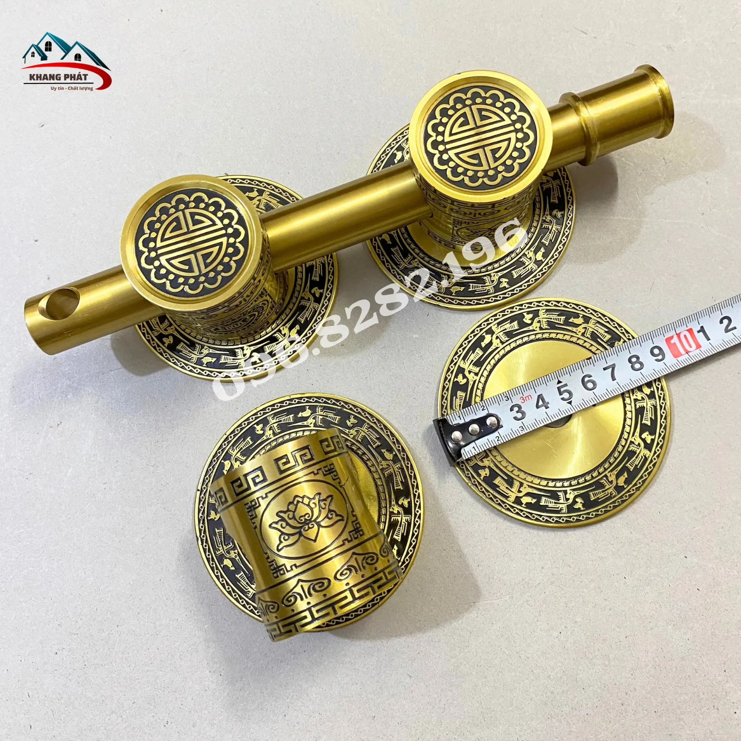 Mặt đĩa chùy đồng hoa văn chữ Thọ và hoa sen