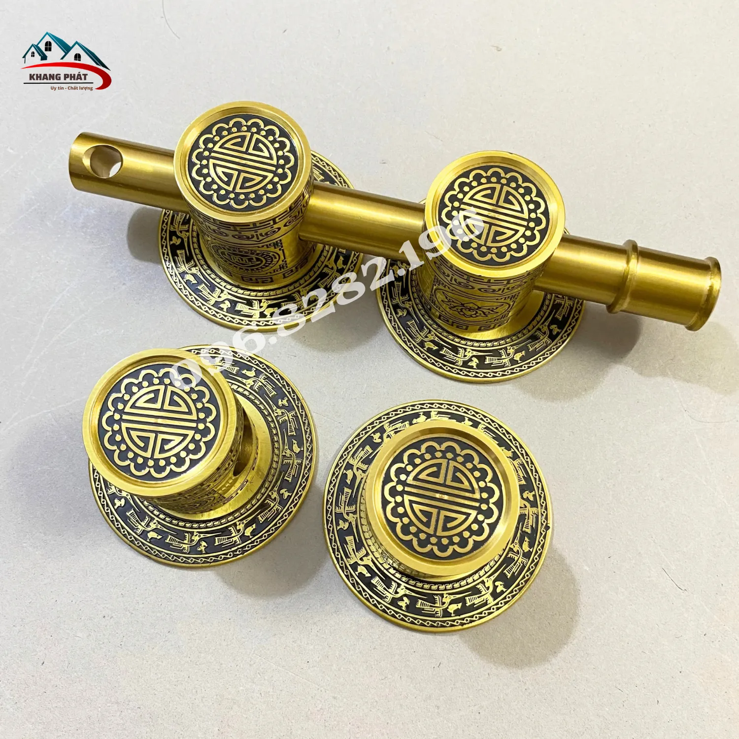 Phụ kiện chùy đồng đen cho cửa nhà thờ họ