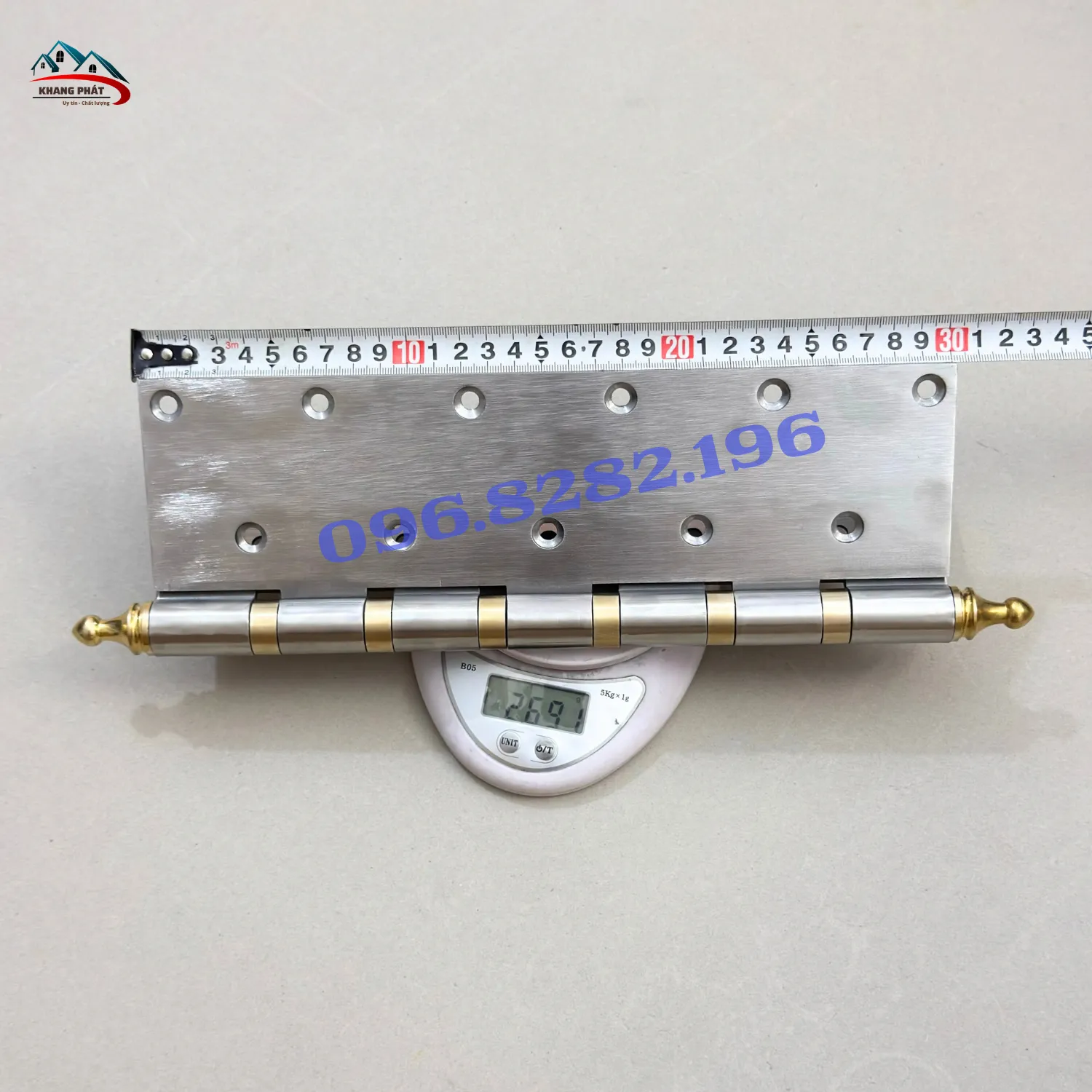 Bản lề Inox có trọng lượng 2,69kg mỗi chiếc