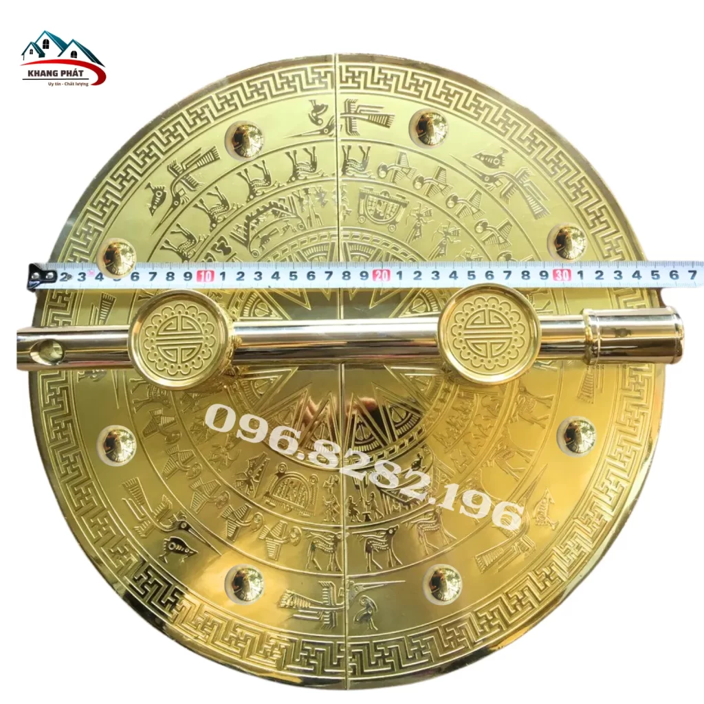 Chi tiết hoa văn trống đồng trên mâm đồng đúc