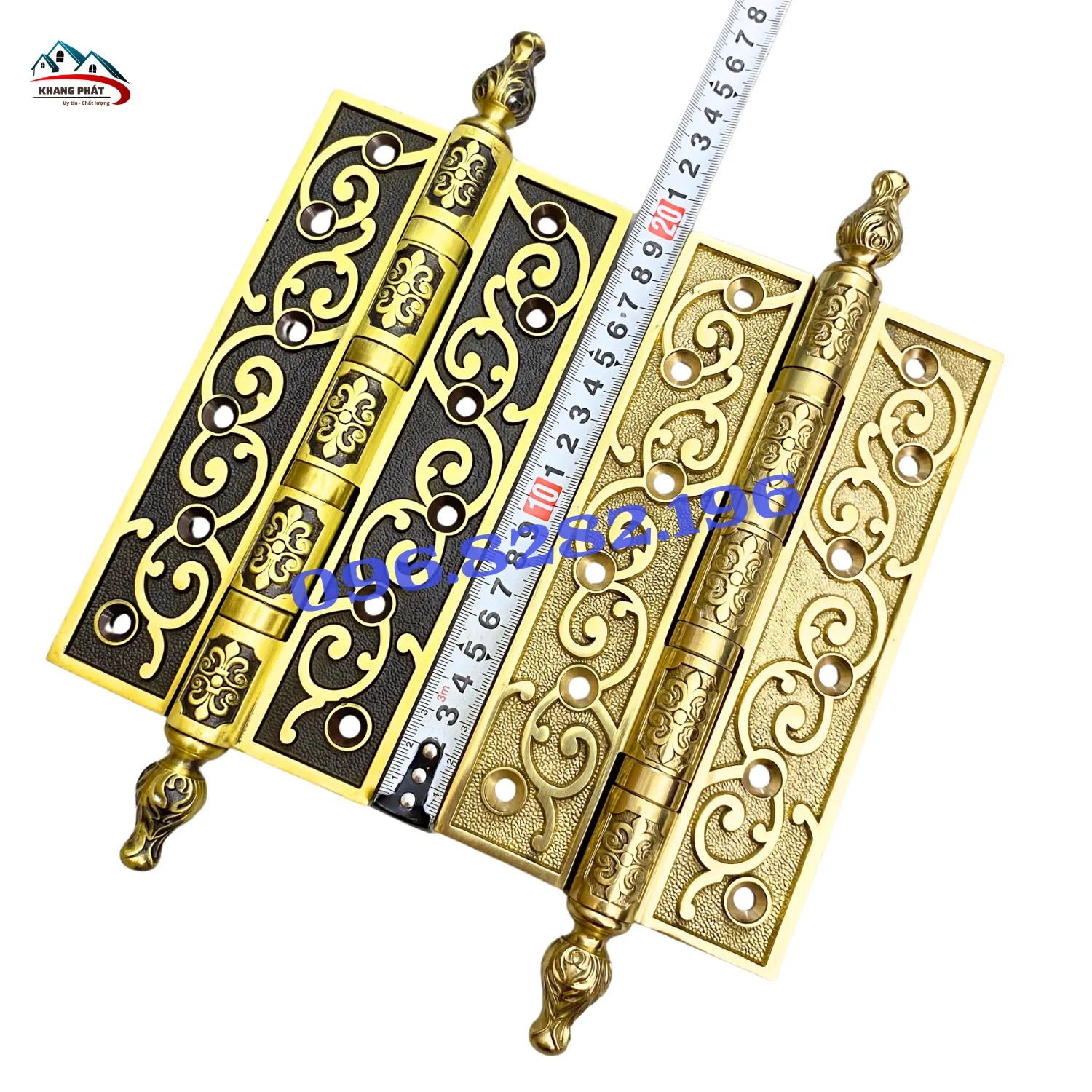 So sánh bản lề đồng vàng bóng và đồng rêu cho cửa gỗ